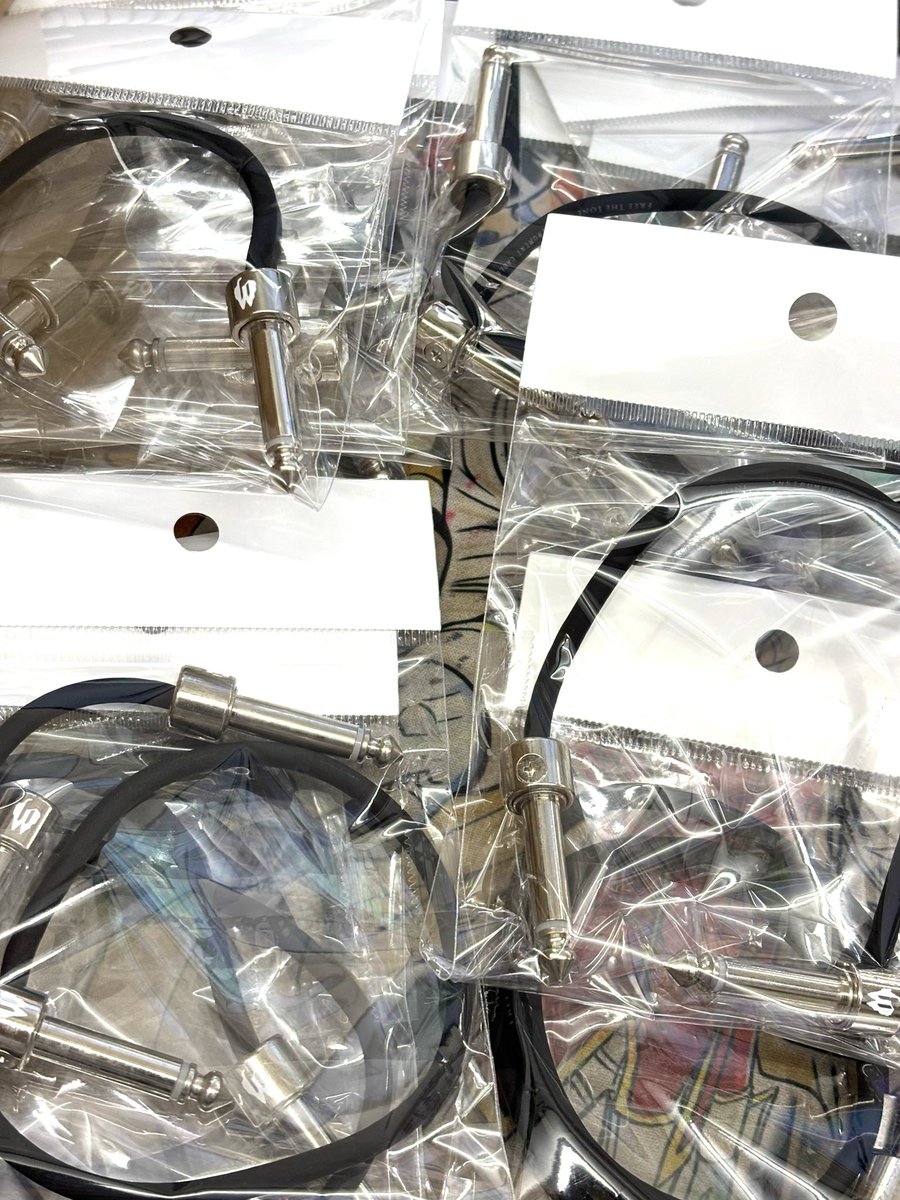 yorozuya_shiwa's tweet image. 🎸楽器コーナー🎸

FREE THE TONE
ソルダーレスケーブル

品出ししました！

既にカット済のため特価での販売となります！お求めの方は是非お早めに！

ご来店お待ちしております🙇

#萬屋紫波店 #楽器 #パッチケーブル #ケーブル