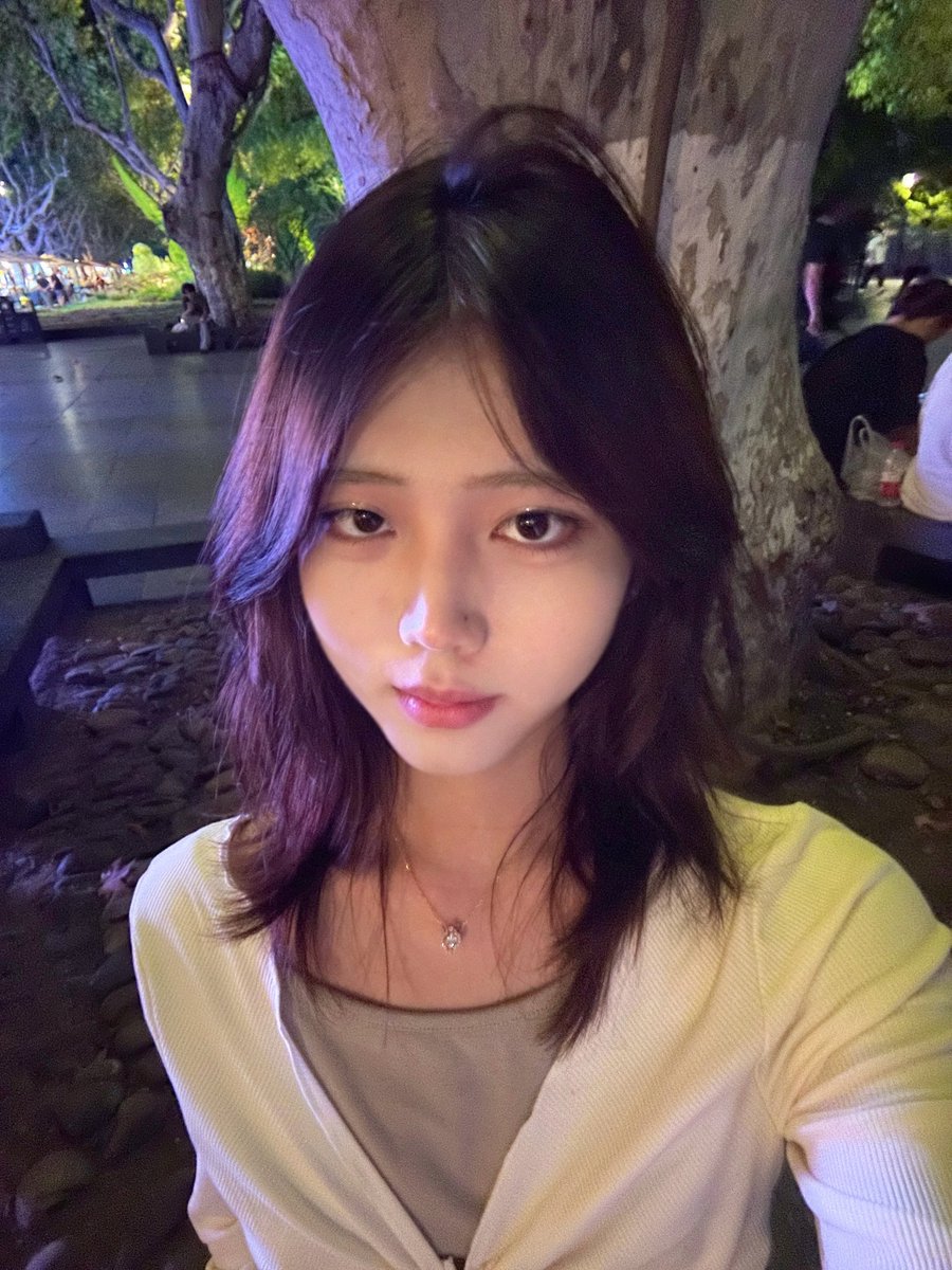 haohaoshimeinv's tweet photo. 灯光下~有点像韩国小美美
#cdts #男娘 #伪娘 https://t.co/mdfkAHGgcY