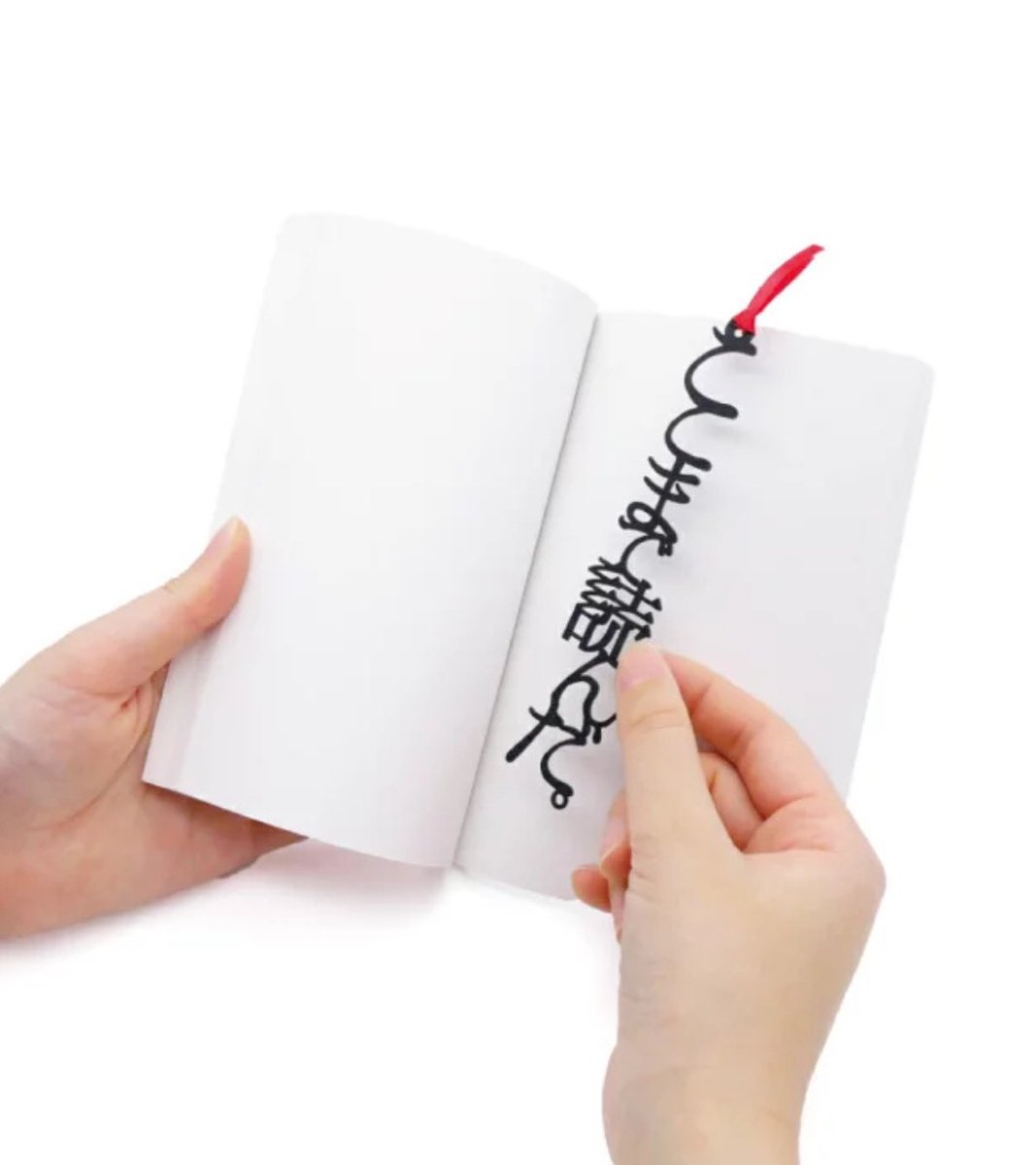 japancapsuletoy's tweet photo. 本を読むときに使うとウケます https://t.co/dCKAqPImd3