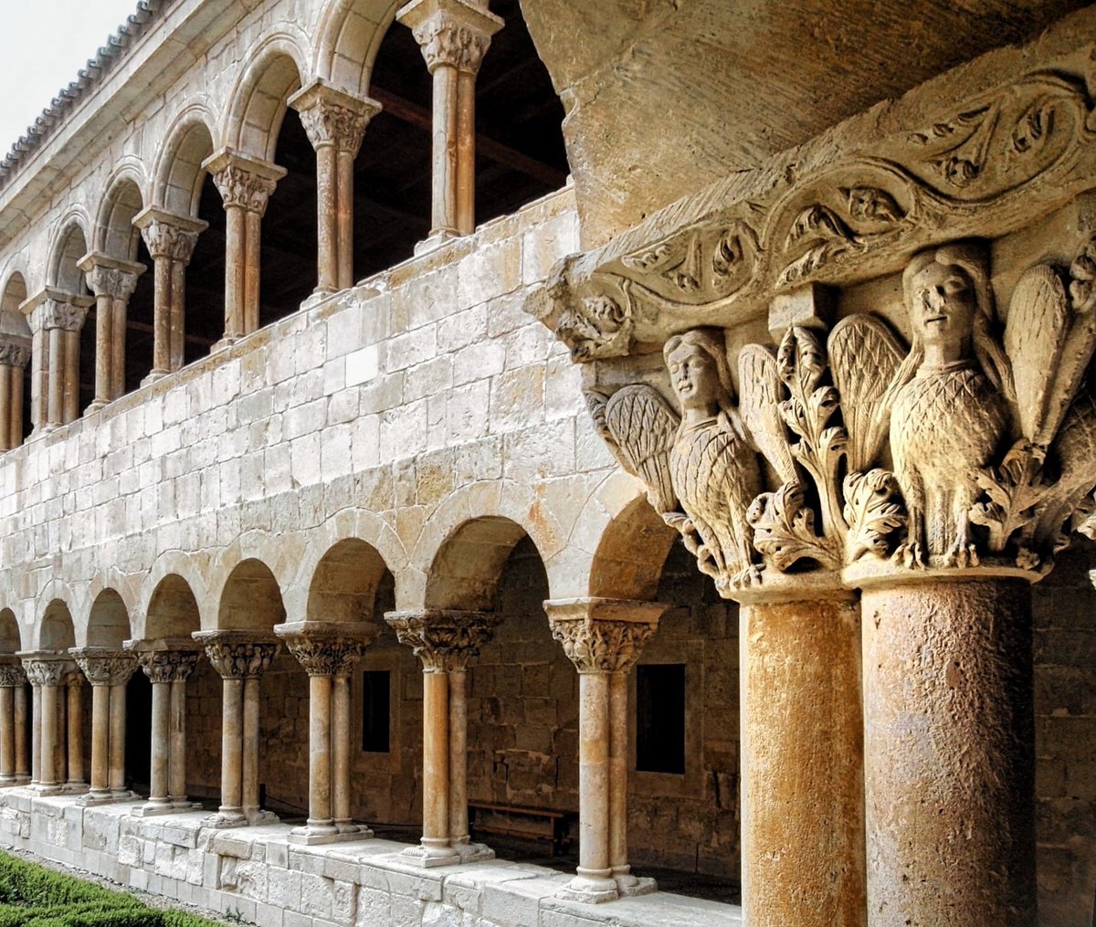 Santo Domingo de Silos (Burgos): un claustro románico para la eternidad #FelizViernes
