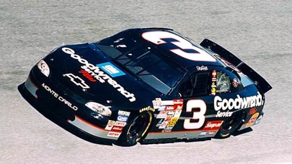 LegendsNascar's tweet photo. Dale Earnhardt won the 1999 Winston 500 at Talladega 26 years ago today. 🏁   

He also won the DieHard 500 at #Dega in 1999. 🧹 

#TheIntimidator 🏁 @TALLADEGA https://t.co/uBUgiCHgNC