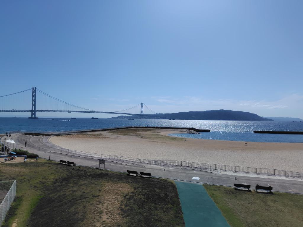 osarupapa's tweet photo. 今日も放牧。プッカリと浮かんできます〜 https://t.co/JnBols8DtN