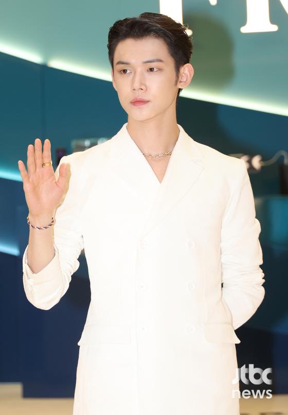 記事 📰 TOMORROW X TOGETHERのヨンジュンが、11月に初のソロアルバム