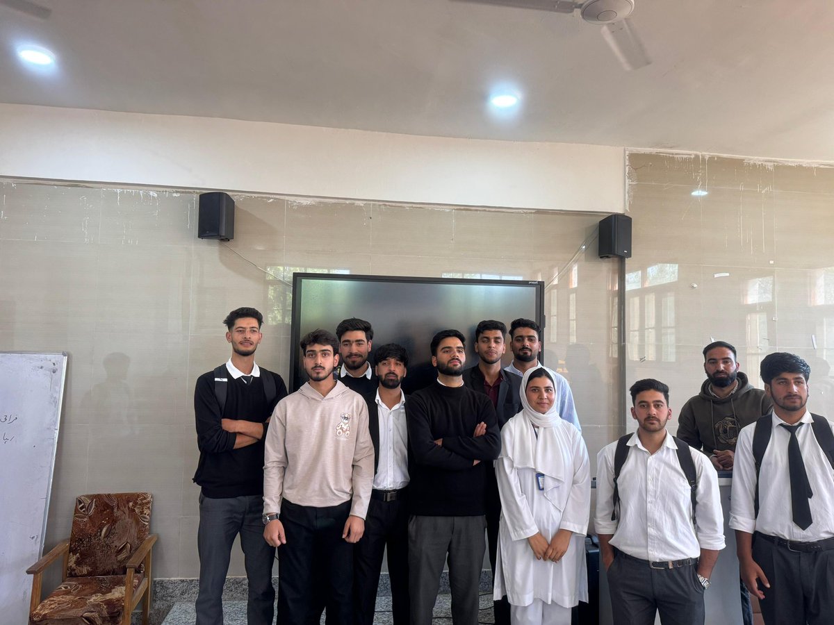 YASIRBASHIRBHAT's tweet image. Nayi Subha dawns! We just mobilized students at KCEF, GDC Pampore, Rajpora, Gdctral &amp;amp; Women&apos;s College Pulwama against drug addiction.
​Remember this truth: The evil is the drug, not the soul caught in its grip.
​#NayiSubha #Pulwama #EndAddiction #UnitedAgainstDrugs #SaveOurYouth