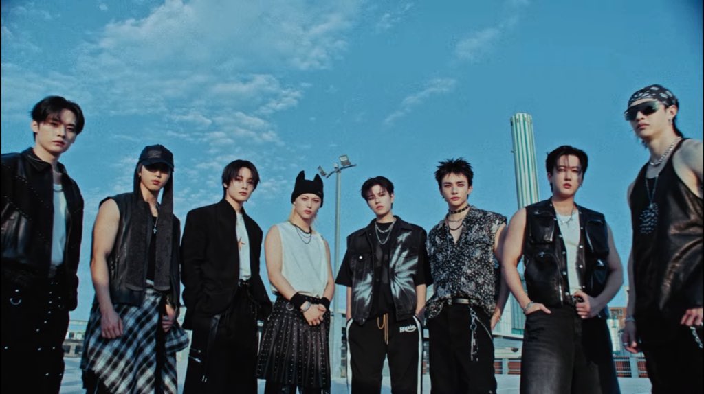 i vote for #StrayKids on #2025MAMAVOTE