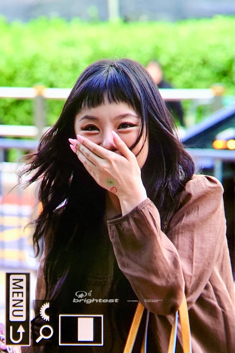 251017 앞머리 미쳤다ㅏㅏㅏㅏㅏ🥹🧡

#마마무 #휘인 #MAMAMOO #WHEEIN