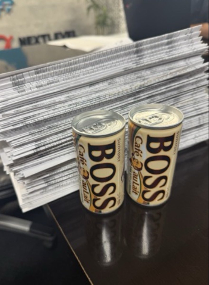 財務定例の時のもの。
1枚1枚が、グループ各社（全額出資）の年間推移表。
10月だけで新たに4社増えた。

今、全国で派遣会社がどんどん潰れていってる。
理由は明確で、深刻な人手不足と労基法の変更。
もうアナログな派遣は生き残れない時代。

その中で、