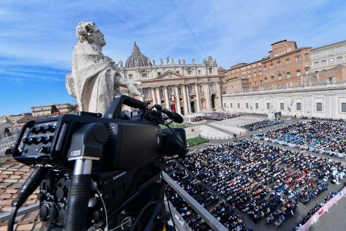 VaticanNewsPL's tweet photo. Język polski został oficjalnie włączony do grupy siedmiu głównych języków komunikacji medialnej Watykanu.
➡️ https://t.co/qhQqGcEODs

@EpiskopatNews https://t.co/iOf50oPKfC