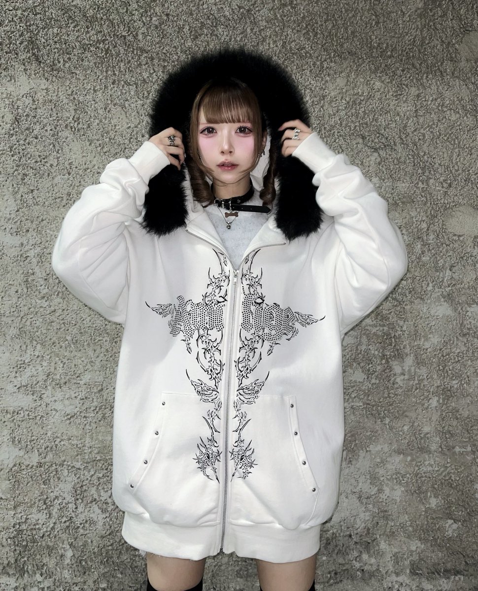 ·.⟡┈┈┈┈┈︎ ✧┈┈┈┈┈⟡.·

Amilige即完アイテム予約開始♪

ファーとラインストーン付きの
激カワパーカー🤍🖤

ブラック予約開始してます!!!!

真冬になる前にぜーーったいGET!!

公式通販⬇️
a-am-studio.jp/apps/staffstar…

·.⟡┈┈┈┈┈︎ ✧┈┈┈┈┈⟡.·

#Amilige #地雷系 #地雷