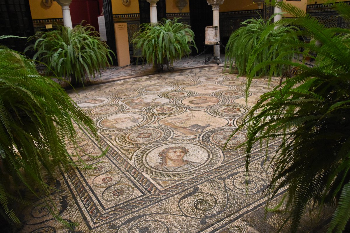 PGonz8's tweet image. Sevilla es un mundo en si mismo. Es la mezcla entre la historia, la vida y el arte.