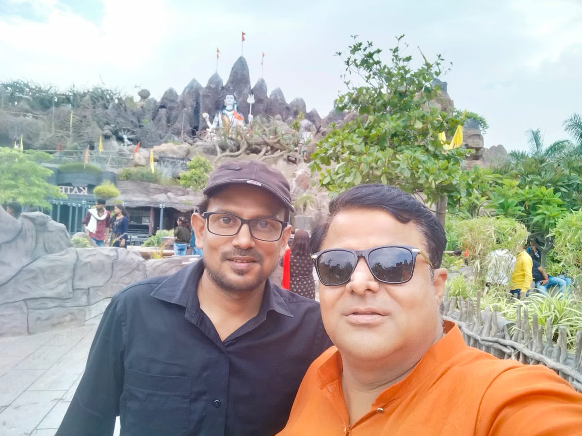 ट्विटर जगत के सम्मानित नेता जी और मेरे प्रिय मोटा भाई <a href="/mayanksethikota/">mayank sethi</a> जी को जन्मदिन की हार्दिक शुभकामनाएं एवं बधाईया💐🎂

आप स्वस्थ रहे, दीर्घायु होवे ऐसी कामना बालाजी महाराज से सदैव करता हूँ।