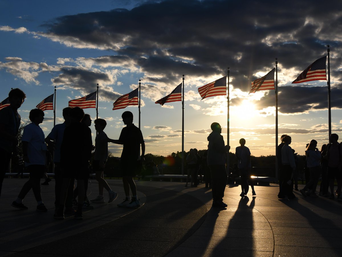 ChinaDaily's tweet image. The two-week-old #US federal government shutdown may cost the country as much as $15 billion a week in lost output, a Treasury official said late on Wednesday, correcting an earlier statement by Treasury Secretary #ScottBessent that put the cost at up to $15 billion a day.