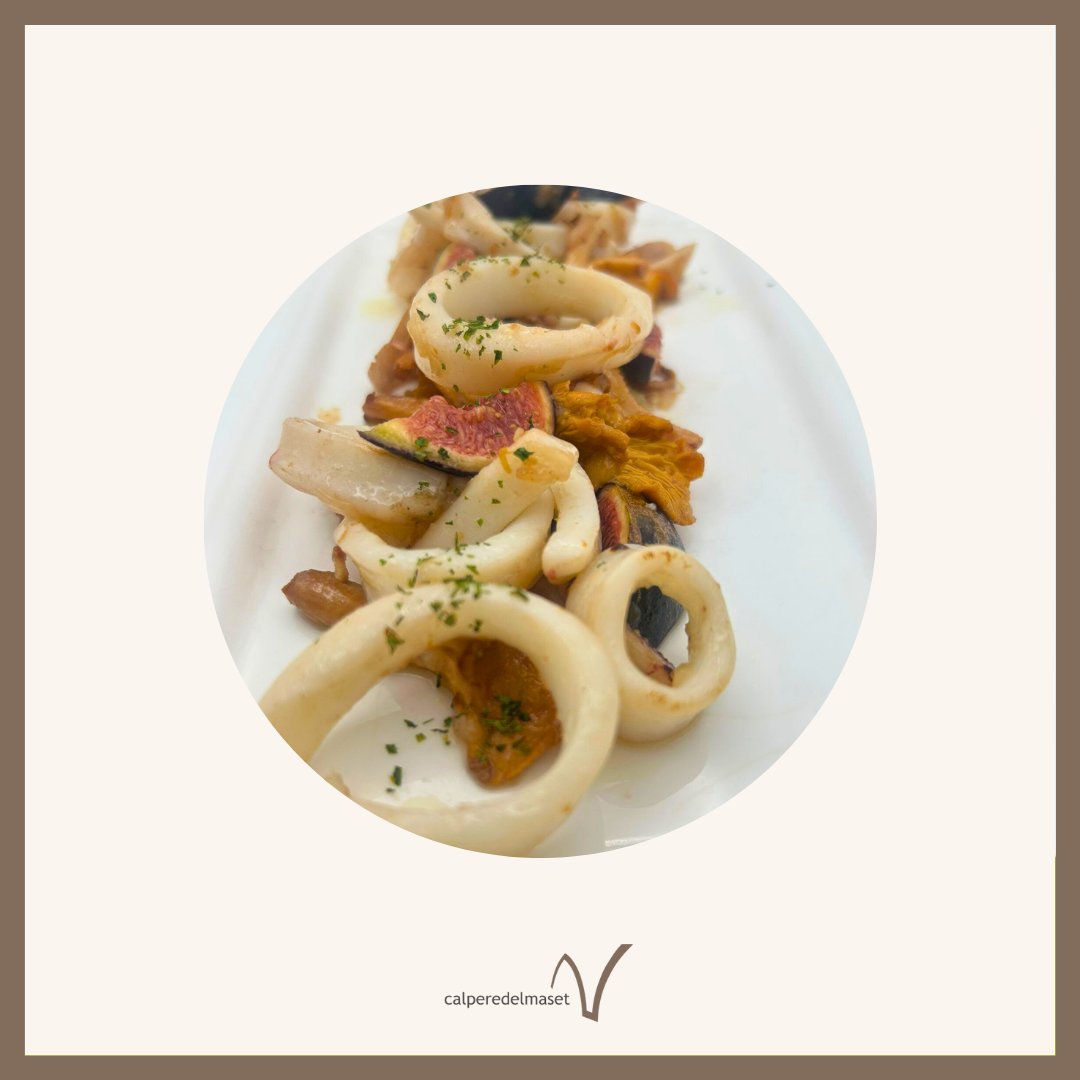 🍂✨ La tardor és un dels moments més inspiradors per cuinar productes excepcionals i combinacions que ens encanten!

Un bon exemple són els nostres calamarcets saltejats amb rossinyols i figues 🦑🍄