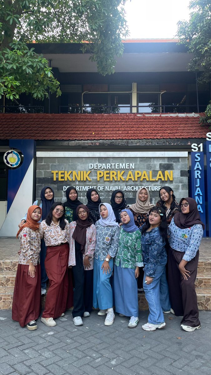 gemes💙 happy (super late) batik day!