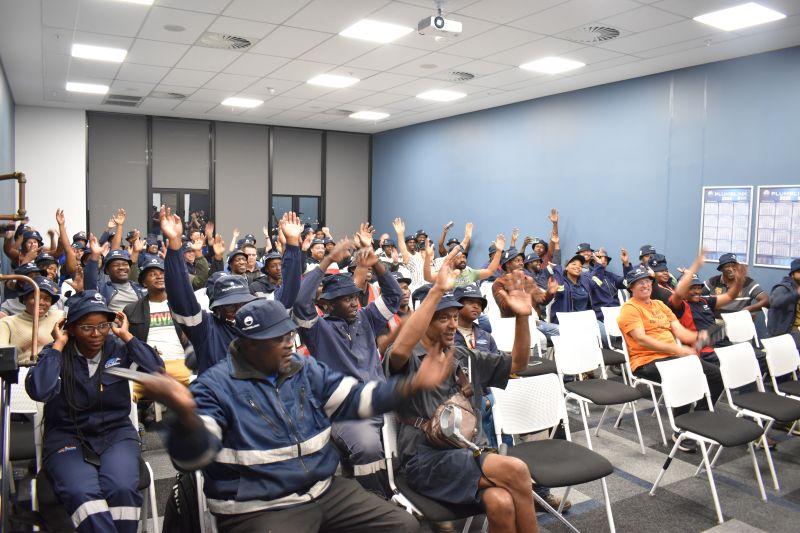 plumbingonline's tweet image. On 9 October 2025, @IOPSAonline hosted their monthly #PlumbersEvening at @PlumblinkSA in Woodmead.

The Plumber’s evening commenced at 15:30 with a #MiniExhibition from #Suppliers. 

plumbingafrica.co.za/iopsa-gauteng-…

#PlumbingAfrica #IOPSAPlumbersEvening #IOPSA #PlumblinkWoodmead