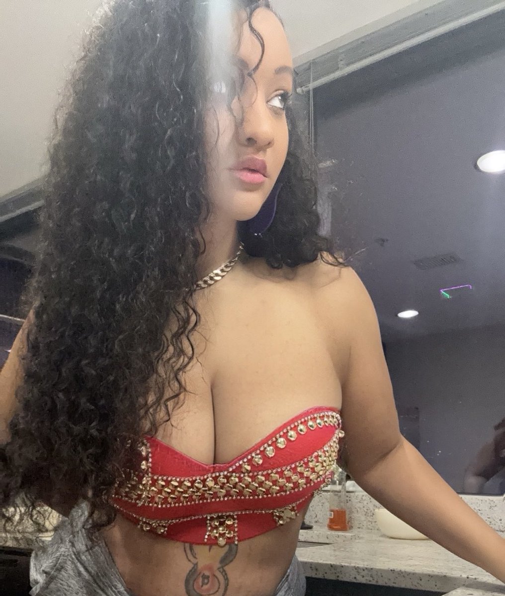 guitaristnmodel's tweet photo. Someone once told me women are to be seen not heard. Let me change that
#igborapper https://t.co/x563I2dInj