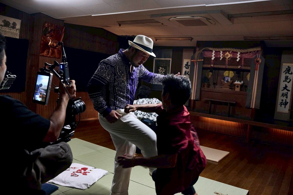 ドラマ『命のギャンブル-魂を賭けろ帝獄之介-』

極道の若い衆としてアクションで参加してきました！
今流行りの縦型ドラマ！すごく見やすい内容です！
僕も踏みつけられてます！

#dramabox