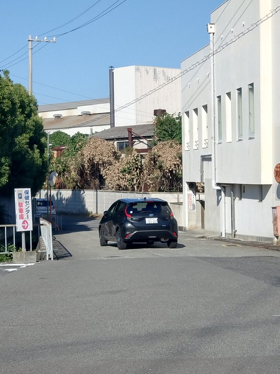 funkfunkfunk3's tweet image. おばちゃん そこ駐車場と違うで（笑）#迷惑駐車