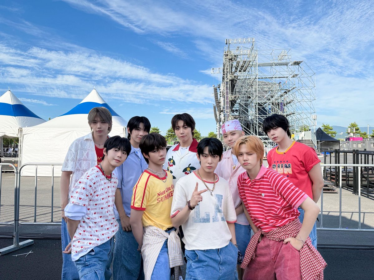 IF YOU SEE THIS, PLEASE RT AND DROP THE TAGS FOR AHOF 💙

#AHOF #2025MAMAVOTE