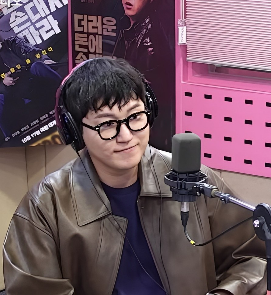 Plus a leather jacket and a smile🫠