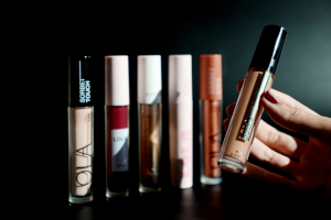 #Noticia Noticia: Quadpack presenta su nueva solución monomaterial de PET para brillo de labios: El fabricante y proveedor de packaging de belleza Quadpack se enorgullece de presentar el envase dip-in Lola, concebido en su fábrica de Kierspe, en… dlvr.it/TNkFhr