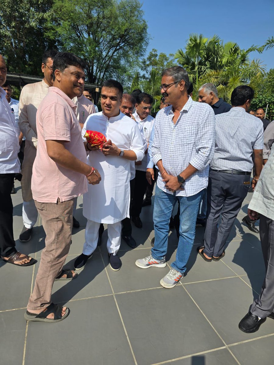 માનનીય શ્રી હર્ષભાઈ સંઘવીને શપથ ગ્રહણ સમારંભ પહેલાં શુભેચ્છા પાઠવી