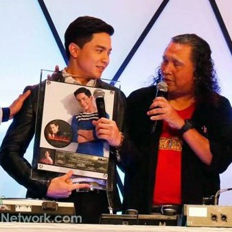 gvgvlang's tweet photo. "Wish I may, Wish I might find a way to your heart ๐ถ๐ถ"
#ALDENRichards
#DiamondAlbum https://t.co/cnWNqPsEr1