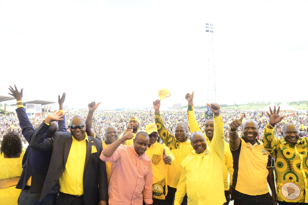 Commander in Chief <a href="/KagutaMuseveni/">Yoweri K Museveni</a> tata General <a href="/mkainerugaba/">Muhoozi Kainerugaba</a> the most loved man on earth.