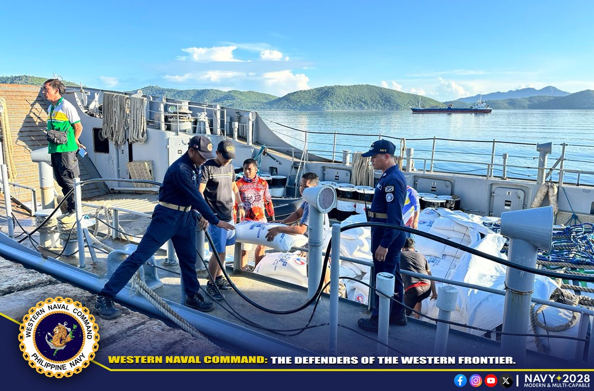 Philippine_Navy's tweet image. HELP IS ON THE WAY | PH #Navy’s BRP Iwak Supports Relief Operations in Remote Palawan Areas
👉🏽web.facebook.com/share/p/1Ga9kC…
#ProtectingtheSeasSecuringOurFuture
#ModernandMultiCapablePHNavy
#OneAFPOnePhilippines
#StrongAFPStrongPhilippines