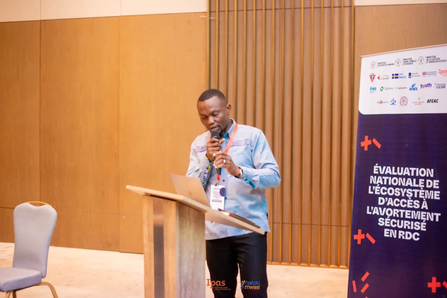 SenateLouis's tweet image. C’est un véritable honneur pour moi d’avoir assuré la présentation des travaux de ce Dialogue National. Être le porte-voix des réflexions riches et constructives issues de nos groupes de travail est une responsabilité que j’accueille avec humilité et fierté.@afiamama et @cgndrdc