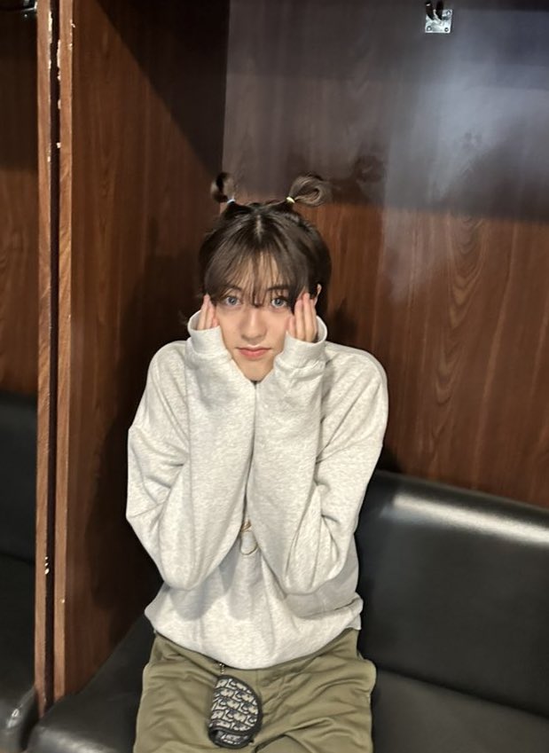 [🗳️💎] D-2 ไปกันต่อ~~~

วอร์มนิ้วเตรียมตัวก่อนกดบัตรคอน ด้วยการกดโหวตให้เทรเช่อกันค่ะ ✊🏻📱 อย่าลืมติดแท็กให้ครบกันด้วยนะคะ 

I vote #TREASURE for Fans’ Choice - Male Award #2025MAMAVOTE