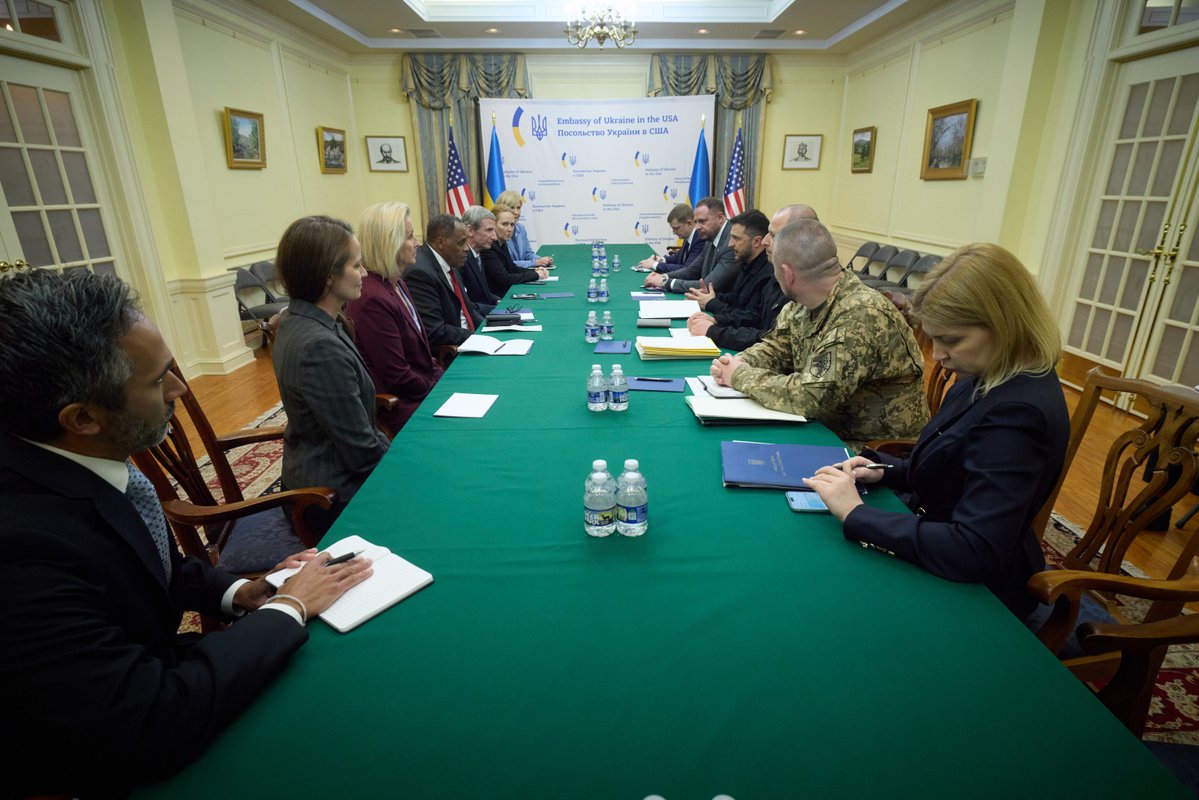 ZelenskyyUa's tweet image. Зустріч із представниками оборонної компанії Lockheed Martin.
Обговорили наші перспективи для співпраці та можливості для збільшення захисту України від російської агресії.
Розповів про конкретні потреби України в системах ППО та ракетах до них, а також у літаках F-16. Росія…