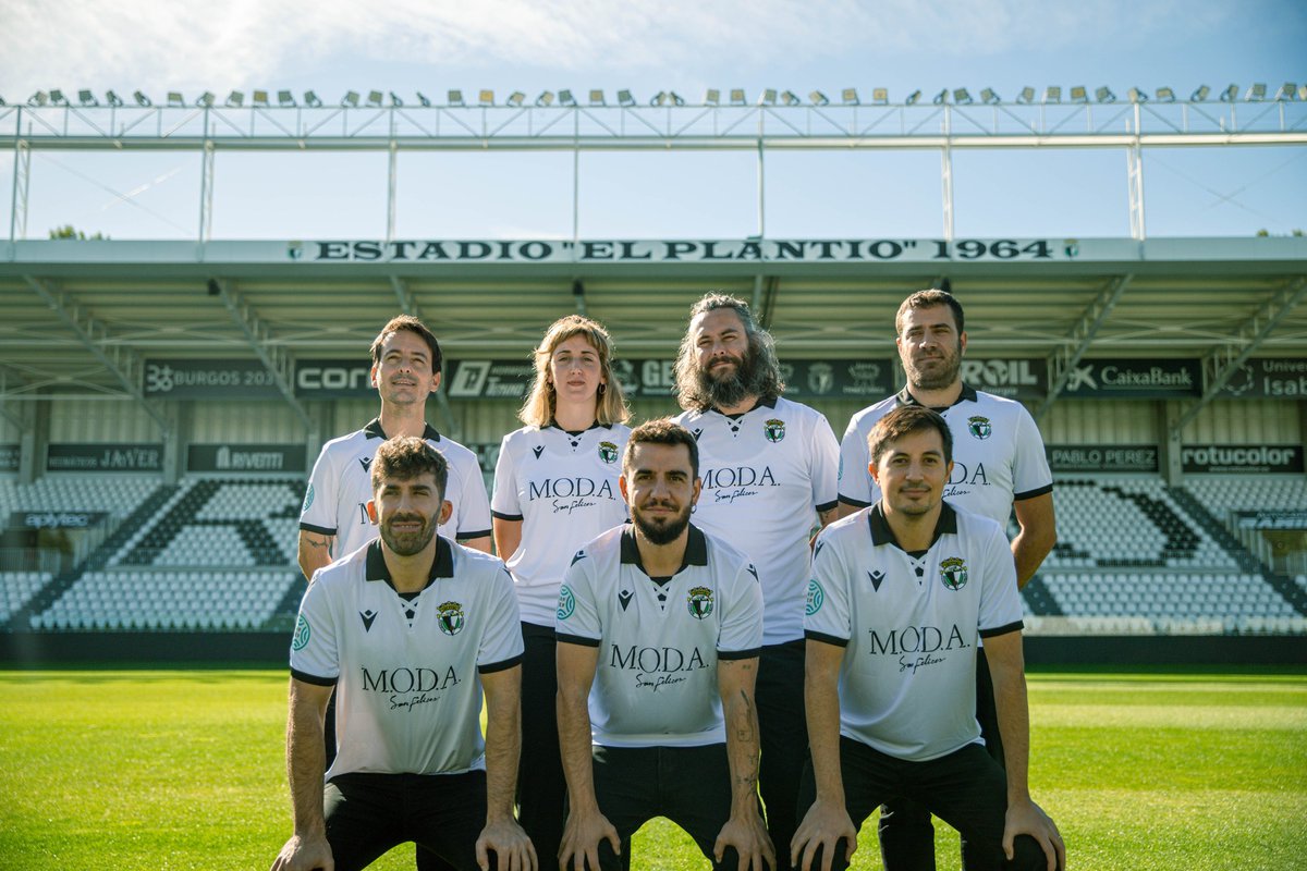 radioespinosame's tweet image. 🗣🎙 En unos minutos hablamos en El Altavoz de Radio Espinosa Merindades con David Ruiz (cantante de La M.O.D.A.) sobre el nuevo disco que se estrena hoy y que se titula ''San Felices'', en honor al barrio burgalés. 

radioespinosamerindades.es/reproductor/

@estoesLaMODA #LaMODA #SanFelices