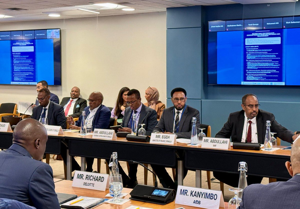 CentralBankSo's tweet image. Somalia delegation, with the World Bank Group, held a well-attended high-level roundtable in DC to address correspondent banking gaps and support safe, reliable cross-border payments for Somalia’s economy.

#SomaliaDelsgation
#WBGroup
#CBS
#AnnualMeeting2025