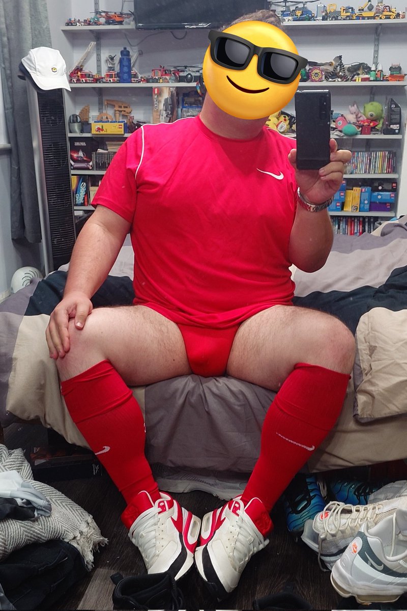 CurwenSimon's tweet photo. #ootd #nike #airmaxbw over #nikedrifitsocks
#calvinklein #briefs and all topped off with a #nike #drifit #tshirt https://t.co/dh2s471KIC