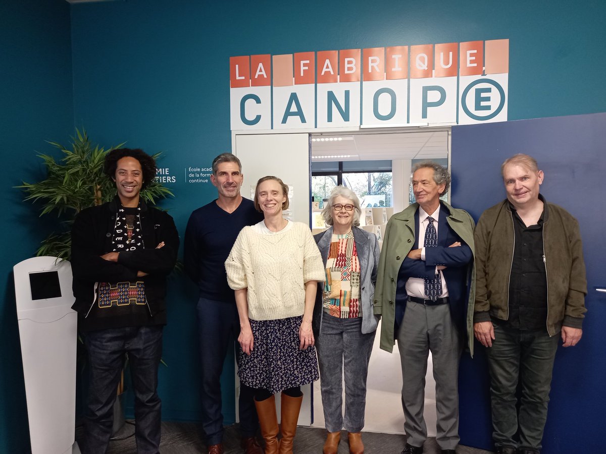 Le <a href="/reseau_canope/">Réseau Canopé</a> accueillait hier depuis son siège du <a href="/futuroscope/">Futuroscope</a> <a href="/BeneLesage/">Bénédicte Lesage</a> et <a href="/Arcom_Poitiers/">Arcom Poitiers</a> pour présenter leurs installations audiovisuelles et leurs formations dont celles relatives à  l'éducation aux médias. Des échanges fructueux pour nouer de futures collaborations.🙏