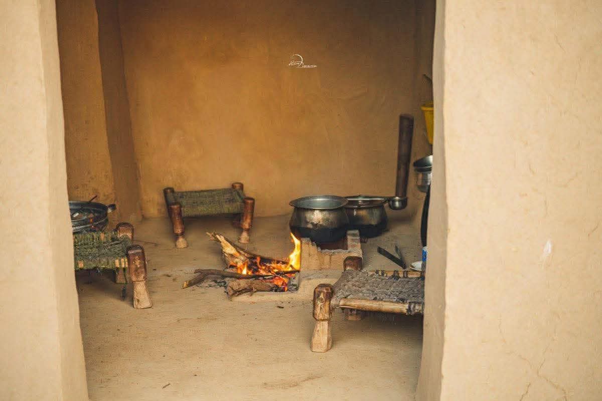 itx_Haider8's tweet image. اُرلے پَرلے ایتھے رہ گئے
ماں دے تَرلے ایتھے رہ گئے

ویڑھے چوں دو لاشاں اُٹھیاں
پنجے مَرلے ایتھے رہ گئے۔۔۔۔

(حنیف صوفی)

#urdupoetry