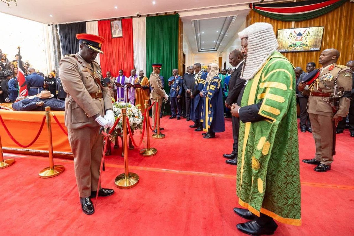GetembeTV's tweet photo. President Ruto Leads Kenya in Solemn Tribute to Baba Raila, Body Lies in State at Parliament Before Grand Nyayo Farewell!  
#RIPBabaRaila #LyingInState #RutoHonorsRaila https://t.co/sWXVwYYJrg