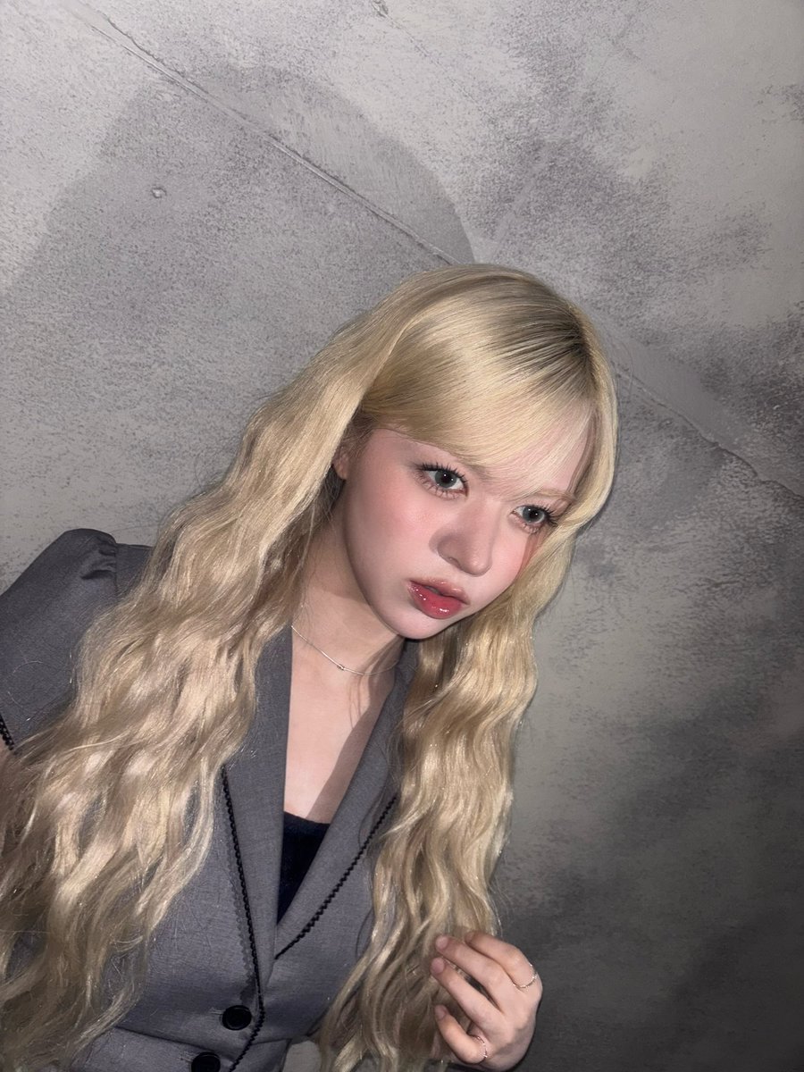 WE_NMIXX's tweet photo. I look like I’d live is Beverly Hills. Love that for me.

#NMIXX #엔믹스 
#릴리 #LILY https://t.co/8gICneQZfX