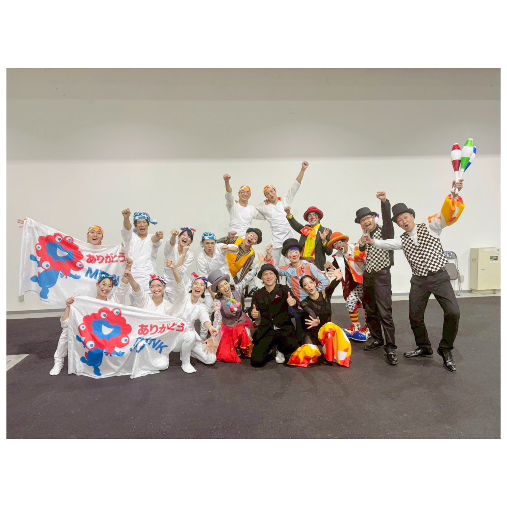 L*J様 2025年万博　閉幕式パレード　フラグ　フラッグ　2枚セット　こみゃく L*J様 2025年万博 閉幕式パレード フラグ フラッグ 2枚セット こ