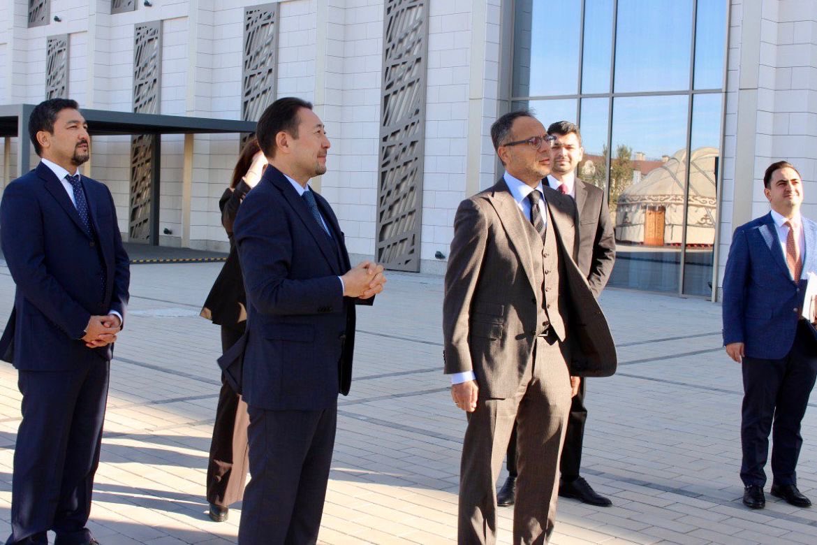 KairatSarybay's tweet photo. Pleased to welcome Mr. Ramil Hasan, SG of @TURK_PA, to new #CICA_HQ in #Astana

Discussed #CICA process &amp; key #AzChairmanship priorities 

Explored ways to enhance #CICA–#TURKPA synergy through #youth engagement, #women’s empowerment &amp; parliamentary #dialogue https://t.co/nvECPYZbit