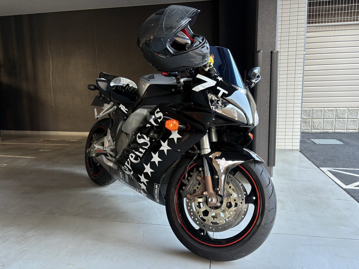 SC57_Jobless's tweet photo. バイク納車したんで固定用
歳　96年生まれ
性別　男
バイク遍歴
Vストローム250→cbr1000rr(sc57前期)
住み　大阪
趣味　ゲーム、爬虫類飼ってます(レオパ2クレス2コーン1)
#バイク乗りとして軽く自己紹介 
#爬虫類好きさんと繋がりたい 
#MHWilds募集 https://t.co/3gVfWhRzm3