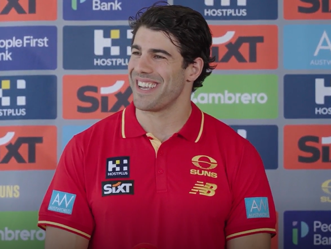 SDobeson's tweet photo. Tell me you're that happy to be on the Gold Coast without telling me: https://t.co/y9R9BRY8n5