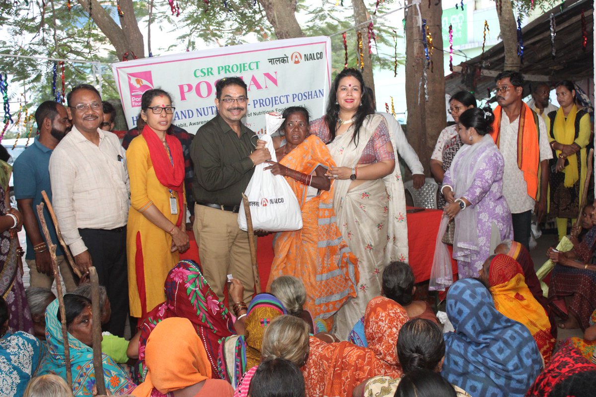 NALCO_India's tweet photo. On the occasion of #WorldFoodDay 2025, NALCO #CSR Foundation, as part of the project “POSHAN (#Health&Nutrition)”, supported the distribution of nutritious food packets to 150 women in the #SaliaSahi slum, #Bhubaneswar, in association with social organisation #ParichayFoundation. Shri Asutosh Rath, EPO-ED (HR), NALCO & Chief Coordinating Officer, #NALCOFoundation, along with senior officials from #NALCO and #ParichayFoundation, were notably present on the occasion. Under the initiative, nutritious food packets will be provided for six months, and the beneficiaries will also undergo counselling on #HealthyEating habits and #Nutrition literacy to promote overall well-being. This initiative reinforces NALCO’s commitment to community welfare, health, and women empowerment.
@kishanreddybjp @satishdubeyy @minesminindia @mygovindia @DPE_GoI @Asutosh_Nalco @rosalinpatsani