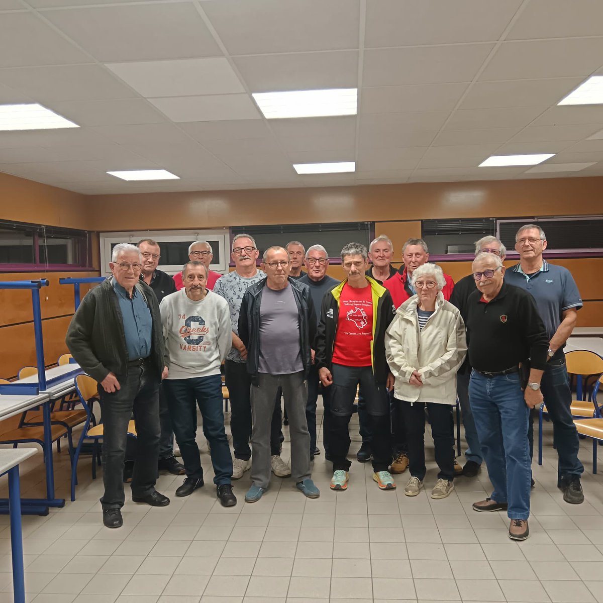 udsp_39's tweet photo. #GQS 🚒🚨| Nos anciens @PompiersFR se formaient hier soir aux Gestes Qui Sauvent à Poligny et Morez. Merci aux formateurs 🙏🏻 @ClmentComte1 @eleonore_vrmr @guyon_j @Rondot_Raphael @SDIS39 @TissotJulien39 @Prefet39 @phuguenet https://t.co/73QBKmfdu1
