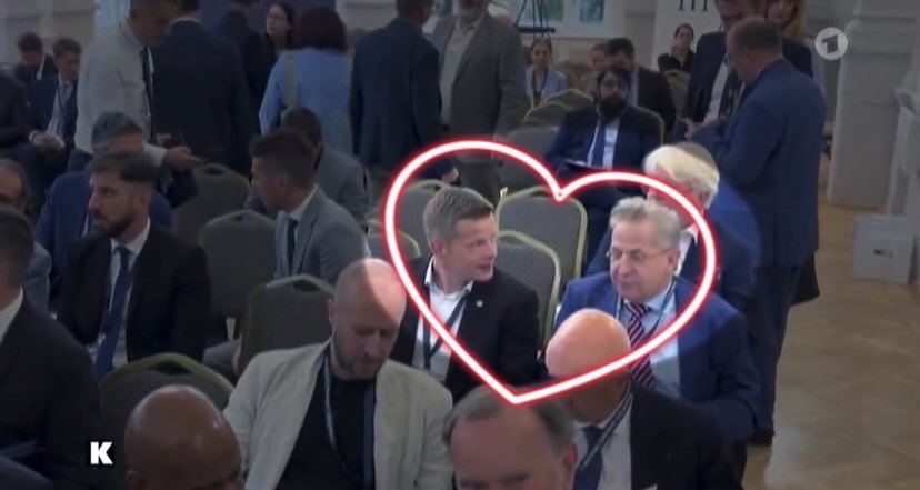 mitDipp's tweet image. Die Kiss-Cam hat alles gesehen. 
Ostermann: I ❤️ Maaßen 

#Polizeiproblem