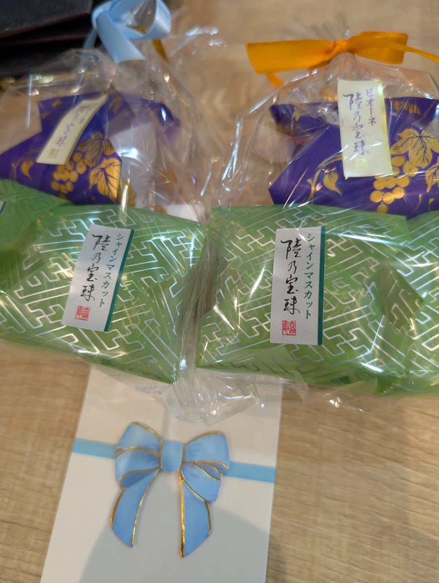 suikaseitai's tweet photo. 先日お客様に頂きましたー

高いお菓子の味がした！ https://t.co/Yd2IZvyUr3