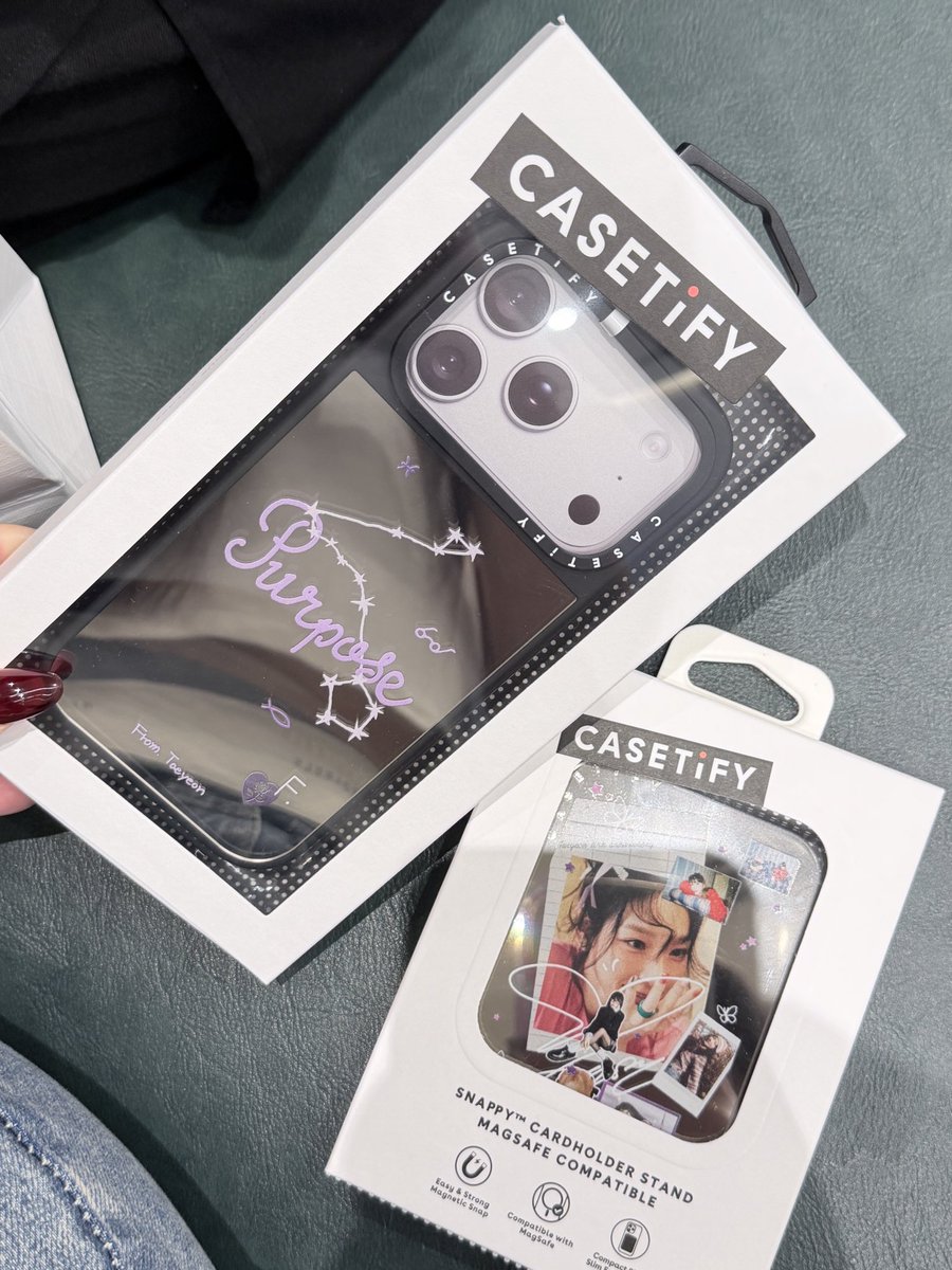 น่ารักมากกกกก ตอนไปรับของ พี่พนักงานเช็คของบอก มารับพี่แทยอนนะคะ นี่ขำเลย55555555555 เลยถามพี่เค้าว่าคนมาซื้อเยอะมั้ย พี่เค้าบอกเยอะมาก ฮือ รักเค้า 😭💜