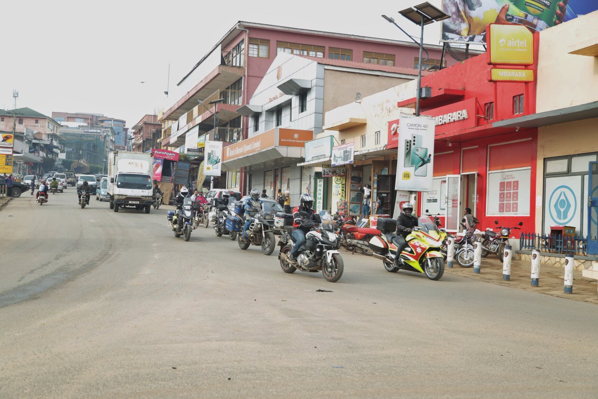 cipesaug's tweet image. Gole&apos;s triumphant entry.
The #RoadToDigitalSecurity goes through Mbarara.
Gole was welcomed by the Free Riders Association, Mbarara Chapter. 

There are lots of #digitalsecurity activities lied up for today including trainings, digital security audits and much more. 

This is how…