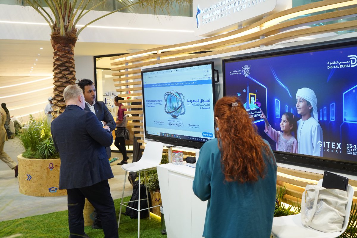 KnowSummit's tweet image. مقتطفات من تفاعل الزوار مع القسم المخصص لقمّة المعرفة ضمن جناح مؤسسة محمد بن راشد آل مكتوم للمعرفة في جيتكس جلوبال 2025.

Highlights of visitors engaging with the Knowledge Summit area inside the MBRF pavilion at GITEX Global 2025

#KnowledgeSummit
#MBRF
#GITEX2025